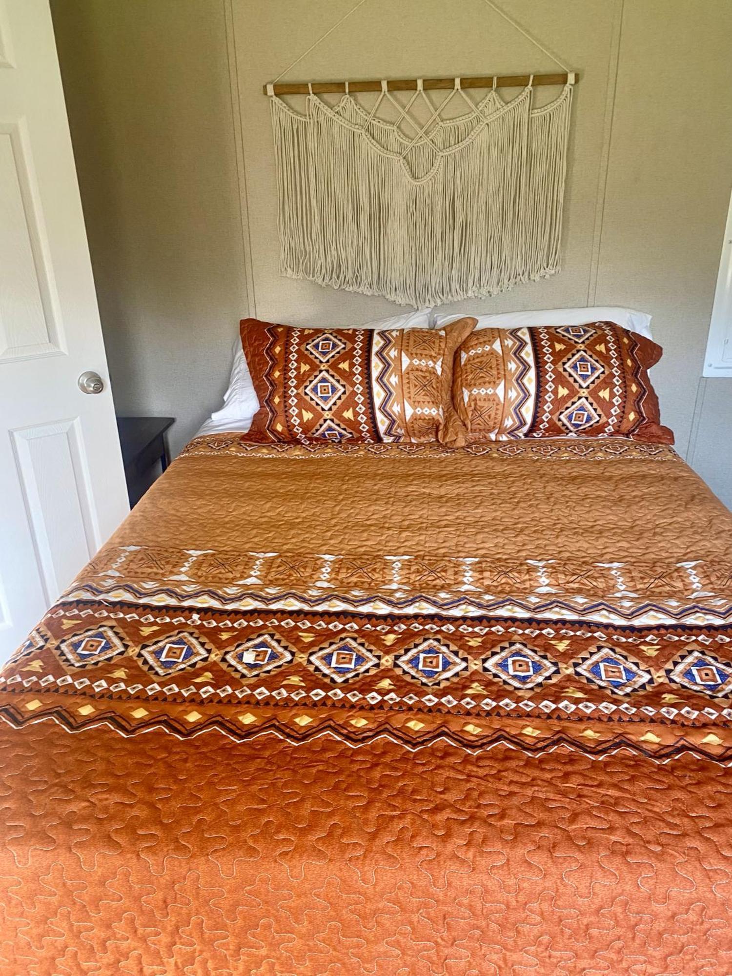 Вилла Private Cozy Hideaway With Deck Escape Austin 35Mi Бастроп Экстерьер фото