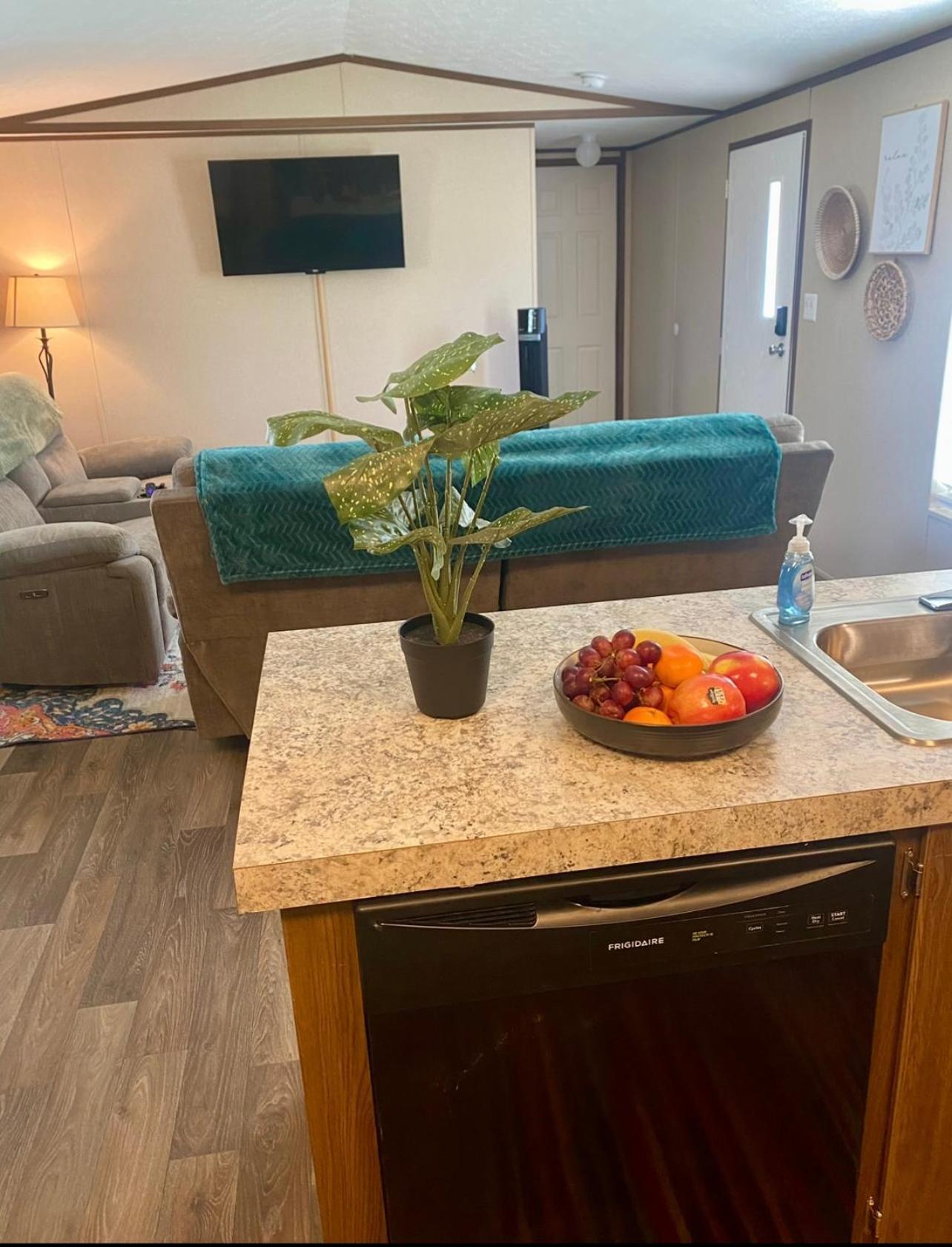 Вилла Private Cozy Hideaway With Deck Escape Austin 35Mi Бастроп Экстерьер фото